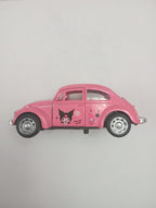 2 piezas Volkswagen (Vocho) de Kuromi color rosa y Crayon Shin-chan color amarillo